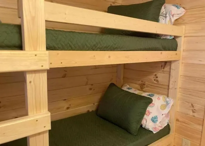 Unique Cabin Near Surf City With Loft And Parking