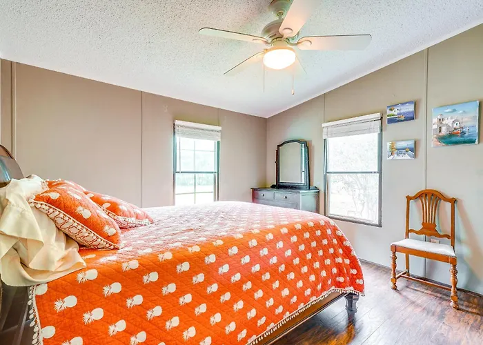 Secluded Hampstead Vacation Rental With Deck!