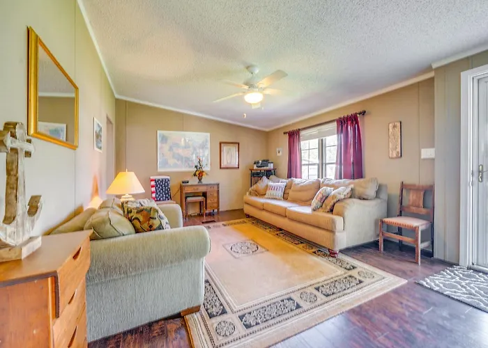 Secluded Hampstead Vacation Rental With Deck!